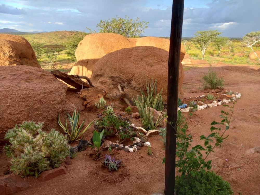 Ozohere Campsite&Himba Village Uis Esterno foto
